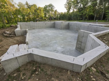 Yeni bir evin yapımı için beton Vakfı
