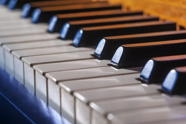 Крупним планом клавіші для піаніно — стокове фото
