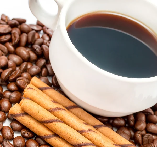 Restaurant Kafeinsiz ve fincan taze kahve çekirdekleri anlamına gelir — Stok fotoğraf