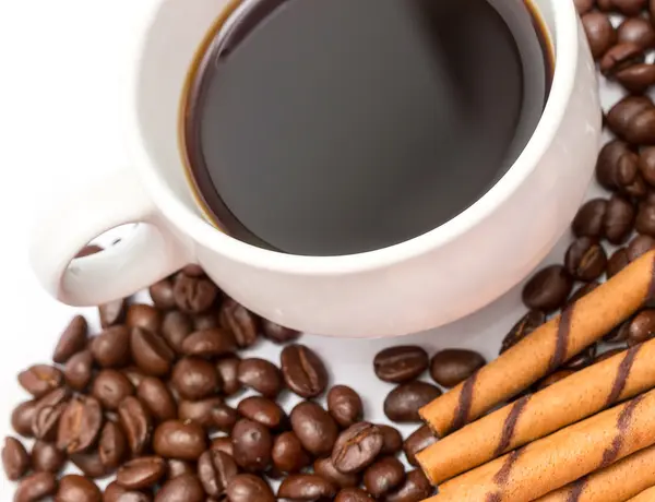 Bebida de granos de café indica taza de café expreso y descafeinado —  Fotos de Stock