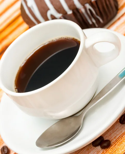 Demlenmiş taze kahve sıcak içecek ve içecek temsil eder — Stok fotoğraf