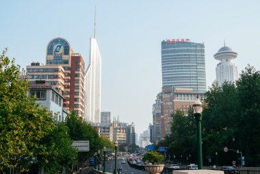 Trafik yol cityscape Shanghai downtown yakınındaki