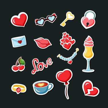 Romantik tarih etiketleri ayarlandı. Modaya uygun Sevgililer Günü süslemesi kalp ve anahtar tutkulu kırmızı öpücük ve balonla değerli bir düğün davetiyesi. Vektör aşkı.