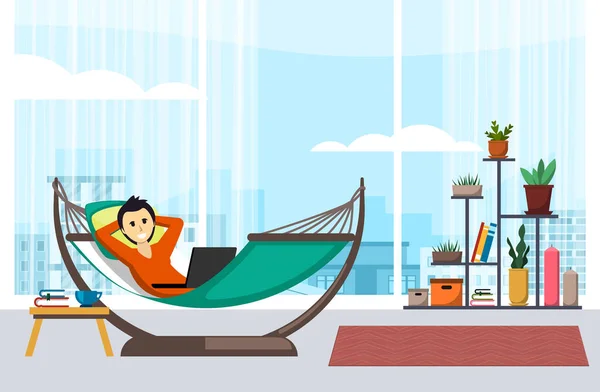Muž odpočívající v bytě na houpací síti ilustrace. Mužská postava pohodlně ležící a sledující video laptop útulnou domácí atmosféru s moderním interiérem pro relaxaci. Vektorový animovaný volný čas. — Stockový vektor