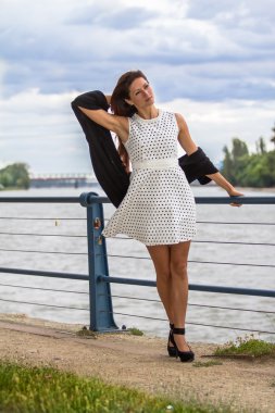 Kırmızı saçlı kız