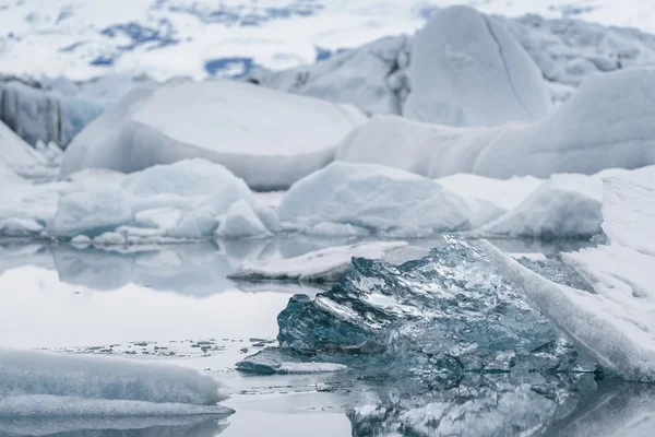 Vértes kék jéghegyek — Stock Fotó