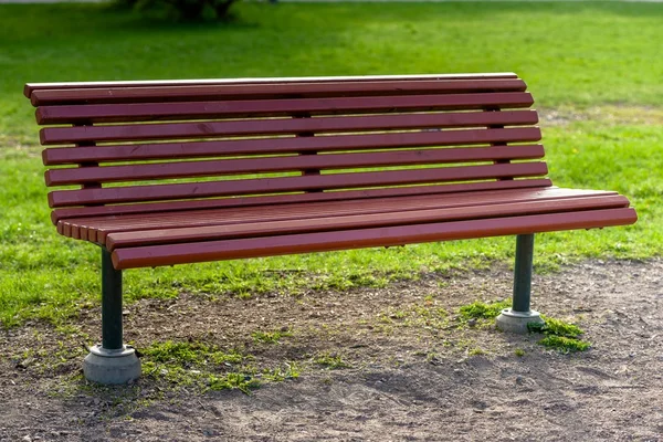 Banc dans le parc — Photo