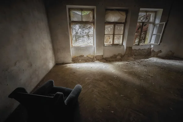 Interior abandonado do edifício — Fotografia de Stock