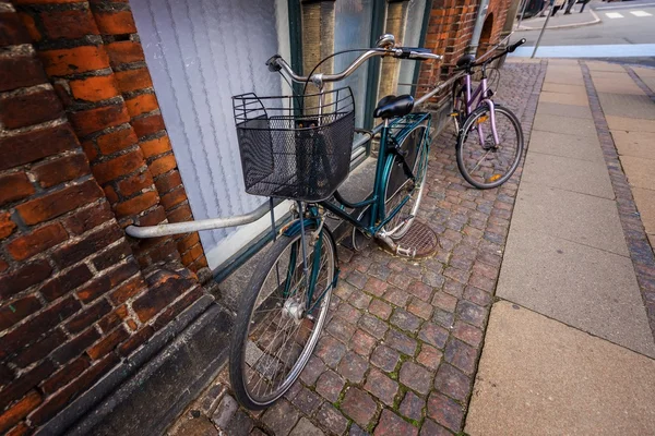 Fiets op de weg — Stockfoto