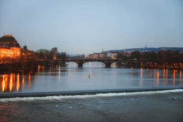 Ponte Charles em Praga ao amanhecer República Checa — Fotografia de Stock