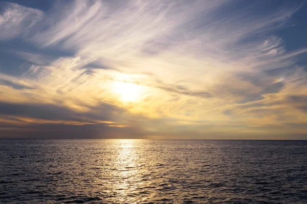 Seasapewith horizon et coucher de soleil — Photo