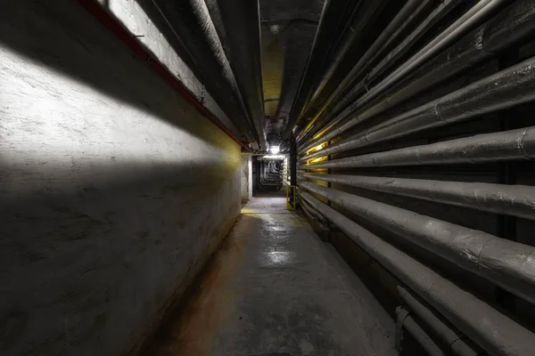 Παλιό εγκαταλελειμμένο υπόγειο σημείο διέλευσης — Φωτογραφία Αρχείου