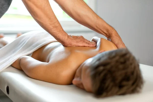 Part of the manual therapy procedure — Stock Photo, Image