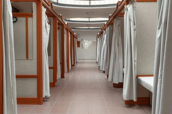 Sala massaggi nel salone spa — Foto Stock