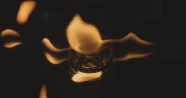 Amulet płonący w pożarze 120fps slow motion footage — Wideo stockowe