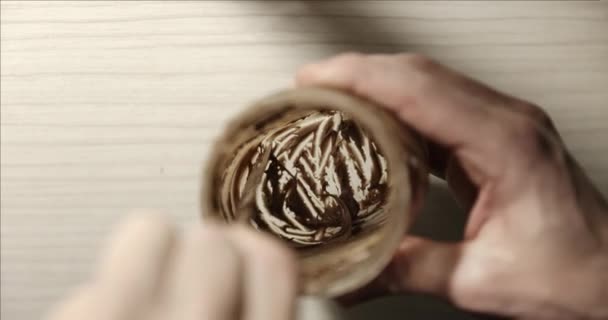 Koniec z kremem czekoladowym w słoiku. — Wideo stockowe