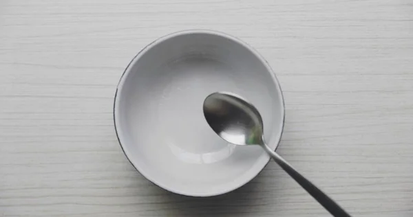 Clean Bowl Food Dropping Spoon Slow Motion 120Fps Closeup — Stock Photo, Image