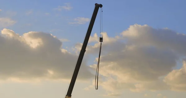 Construcción Industrial Grúa Contra Cielo Dorado Primer Plano —  Fotos de Stock