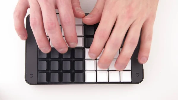 Hands Typing Fast Unlabeled Keyboard Closeup Footage — Stock Photo, Image