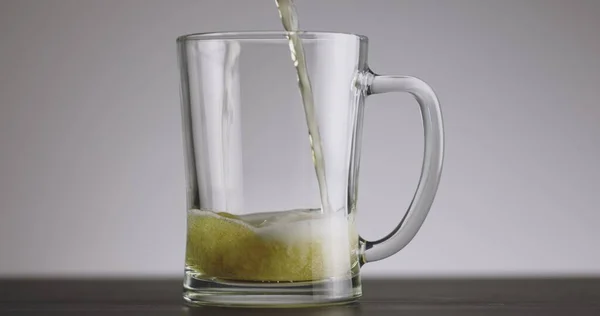 Pouring Beer Big Mug Its Full Timel Lapse Footage — Stock Photo, Image