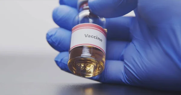 Vakcina Emberi Kezekben Közeli Felvételek — Stock Fotó
