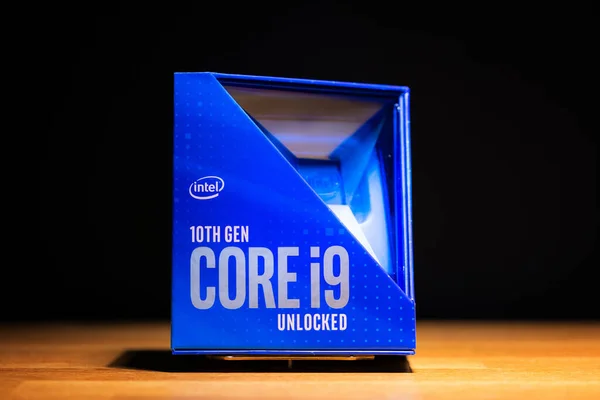 BUDAPEST, HONGARIJE - CIRCA 2021: 10e generatie Intel Core i9 CPU met 10 Kernen 20 draden — Stockfoto