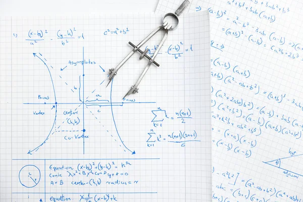 Defterde matematik el yazısı yakın plan — Stok fotoğraf