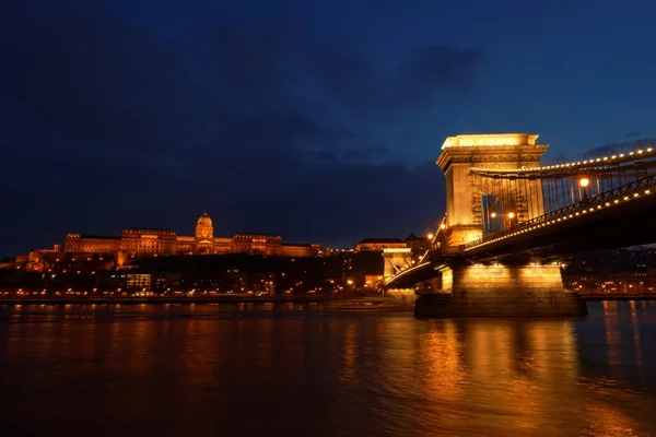 El puente de la cadena en Hungría Budapest — Foto de Stock