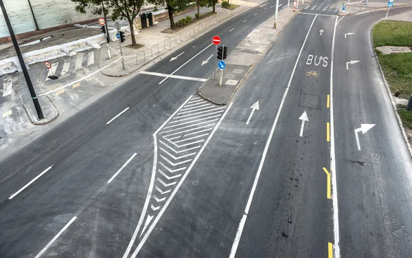 Cerrado de la autopista en una ciudad — Foto de Stock