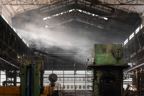 Grande corredor industrial de uma estação de reparo — Fotografia de Stock