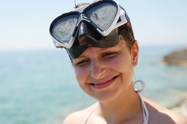 Scuba diver vrouw zien niet als gevolg van zon — Stockfoto