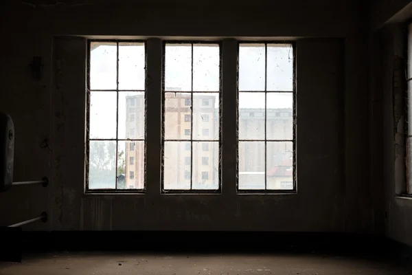 Lugar escuro e abandonado — Fotografia de Stock