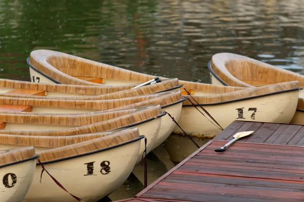 Canoas de madeira — Fotografia de Stock