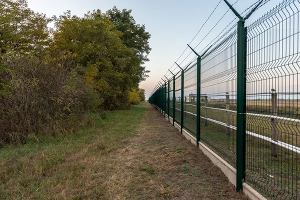 Propiedad privada en el bosque — Foto de Stock