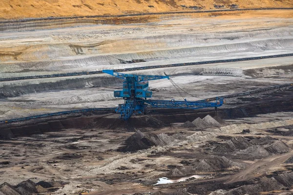 Industriële mijnbouw machine in de door mij — Stockfoto