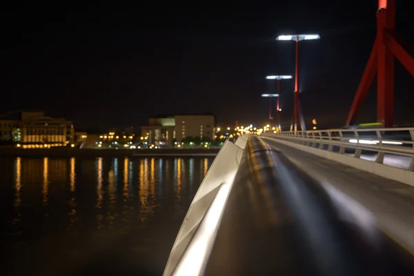 Leere Brücke bei Nacht — Stockfoto