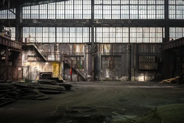 Große Industriehalle im Bau — Stockfoto