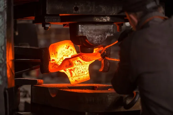 Ferro quente em fundição — Fotografia de Stock