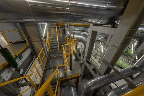 Industrietreppe geht nach oben — Stockfoto