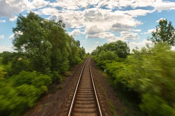 Nákladní vlaky v stará vlaková stanice — Stock fotografie