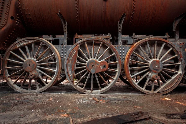 Räder eines alten Zuges — Stockfoto