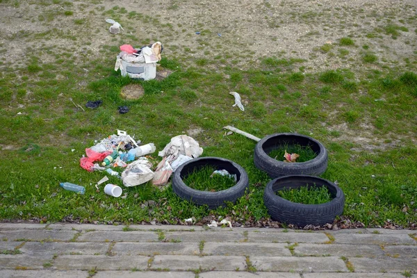 LKW-Reifen im Matsch — Stockfoto