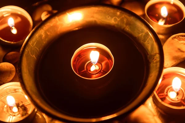 Candles burning at altar — Stock Photo, Image