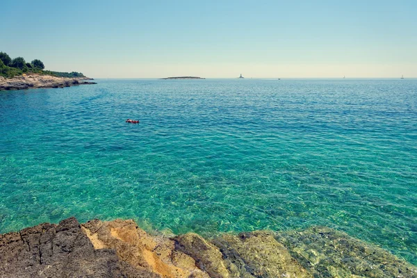 Coastline with horizon and sky — Stock Photo, Image