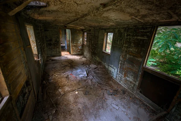 Veículo bagunçado interior de uma carruagem — Fotografia de Stock