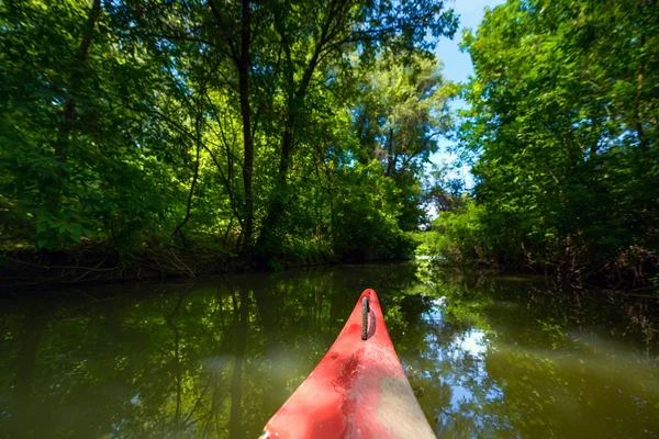 Canoe pe un lac — Fotografie, imagine de stoc