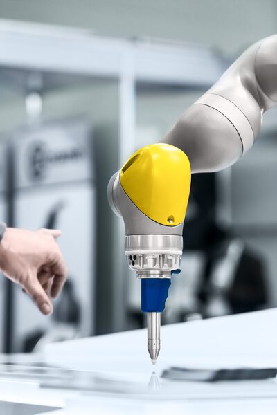 Robotic arm closeup photo — Stock Photo, Image
