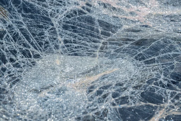 Повреждение лобового стекла после аварии — стоковое фото