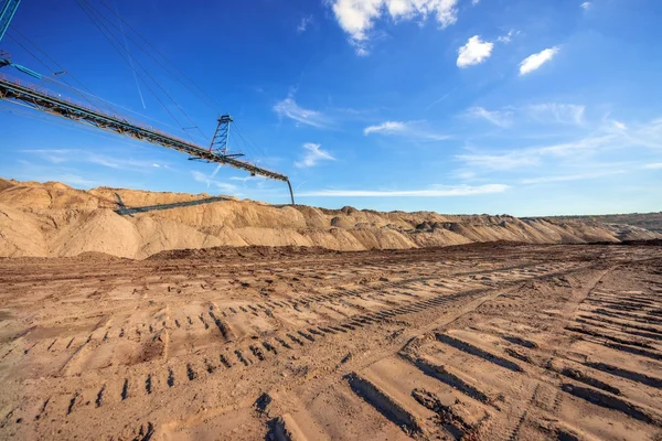 Stora grävmaskin maskin i gruvan — Stockfoto