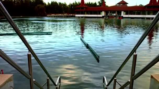 Laguna termal en Hungría — Vídeos de Stock